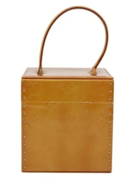 LOUIS VUITTON Monogram Vernis Bleecker Cosmetic Pouch Beige M91002 Auth 173131 - Picture 2 of 15